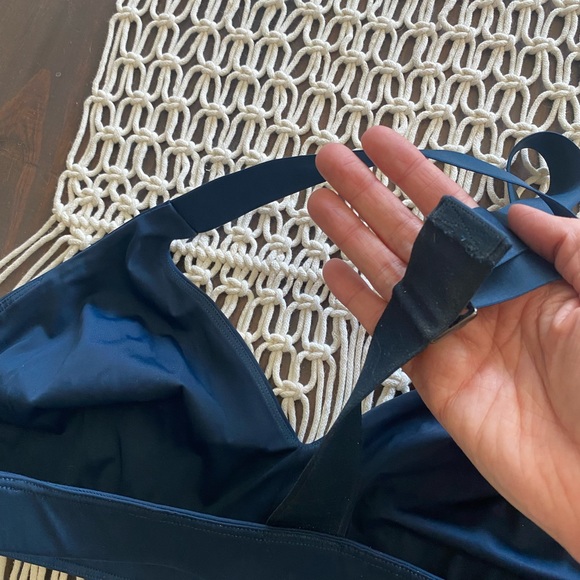 Athleta Pyramid adjustable racerback sports bra - Picture 5 of 7